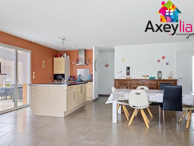 A VENDRE COMMELLE VERNAY MAISON 4 CHAMBRES DE PLAIN PIED