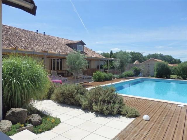 A vendre Complexe de gîtes près de Montmorillon – Vienne