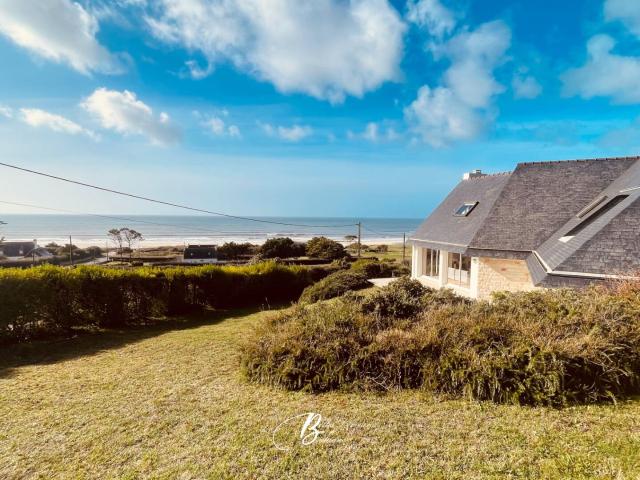 A vendre Contemporaine avec vue panoramique sur la baie d'Au. 196m² Plouhinec