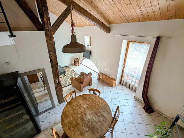 A VENDRE MAISON DE VILLAGE SANS EXTERIEUR CESSY