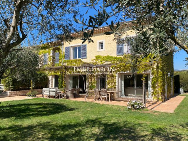 A vendre Côte d'Azur, Mougins, maison de caractère au calme absolu