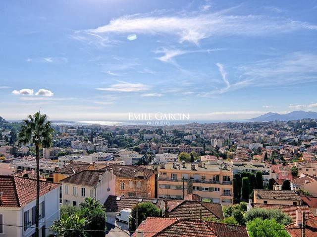 A vendre, Côte d'Azur, Le Vieux Cannet, Appartement vue mer