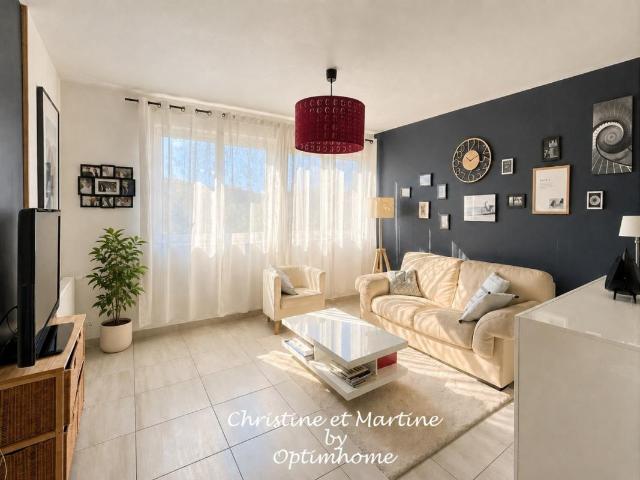 À vendre Clermont Ferrand – T2 lumineux de 43 m² avec vue dégagée et cave