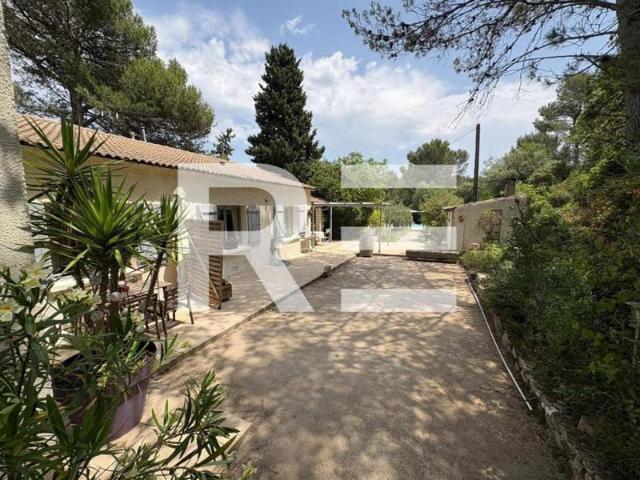 A VENDRE DANS LES HAUTEURS DE NIMES MAISON DE 168 M²