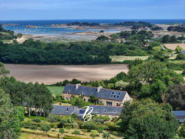 A vendre Demeure de prestige en bord de mer et son jardin d'. 500m² Penvénan