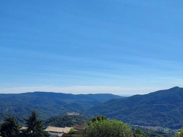 A Vendre Deux Maisons pour le prix d'une avec un terrain de 3