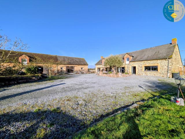 A VENDRE: Domaine équestre / Corps de ferme rénové et insta