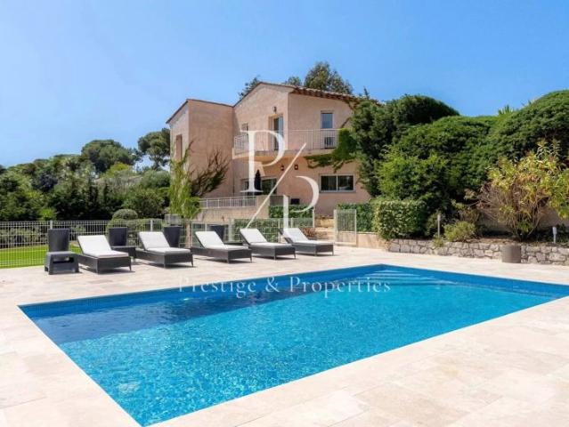 A VENDRE DOUBLE VILLA AVEC APERÇU MER – FORT RENDEMENT LOCATIF – HAUTEUR DE CANNES