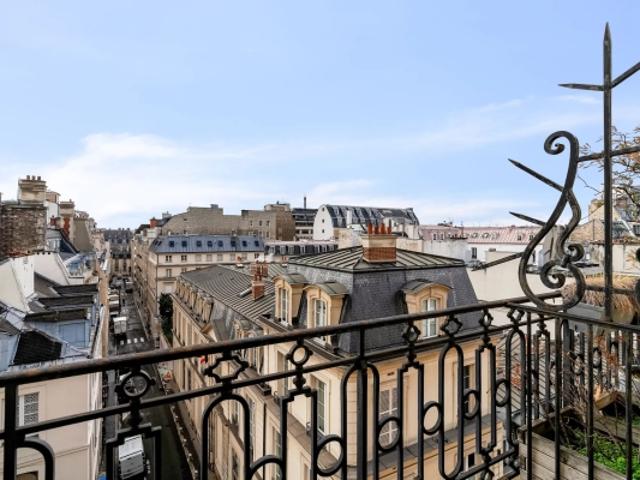 À VENDRE – DUPLEX 123,8 m² – RUE SURÈNE – PARIS 8ème