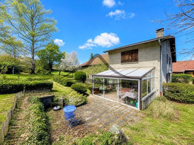 À VENDRE Duplex T3 avec jardin de 432 m2, garage et cave