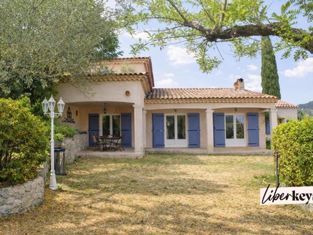 À vendre – Élégante propriété avec piscine et oliveraie à deux pas du magnifique village de Cotignac