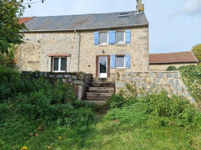 À vendre en Creuse, maison rénovée avec grange et 2500m²