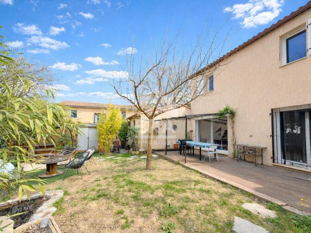 A VENDRE EN EXCLUSIVITE 13610 LE PUY SAINTE REPARADE MAISON 5 PIECES D'ENVIRON 104 M2 AVEC JARDIN