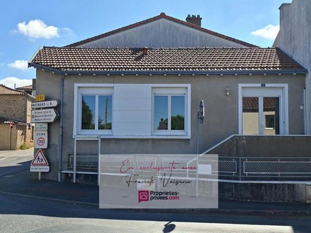 A VENDRE en Exclusivité à Beaurepaire, ensemble de 2 maisons de 126 et 50 m2 avec plusieurs dépendances et garages sur une parcelle de 472 m2 env