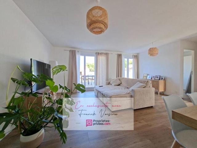 A VENDRE en Exclusivité aux Châtelliers Châteaumur, Sèvremont, maison de 68 m2 avec 1 chambre et 1 bureau sur une parcelle de 348 m2 env
