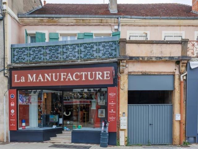 À vendre en exclusivité – Immeuble de rapport en plein cœur de PARAY LE MONIAL 71