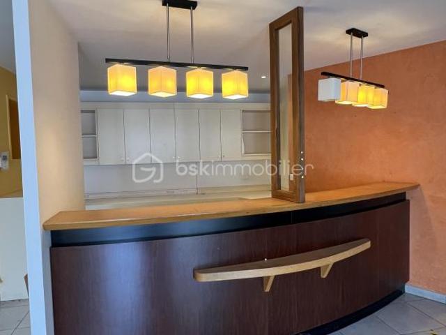 A VENDRE EN EXCLUSIVITE LOCAL COMMERCIAL 250 M2 DAMMARIE LES LYS CENTRE