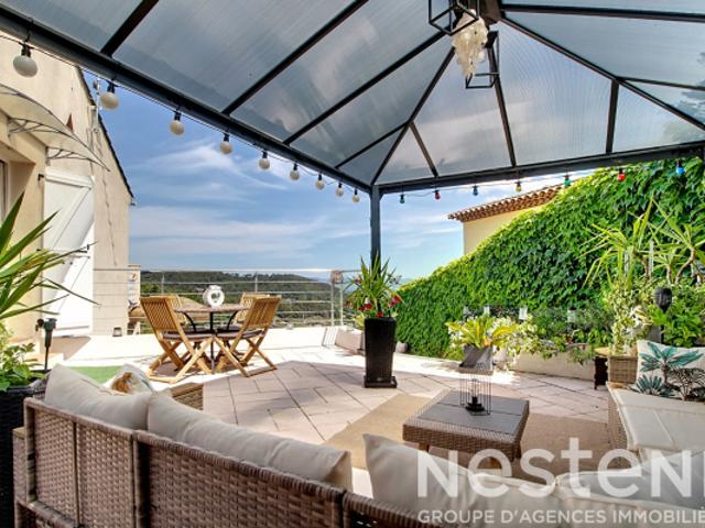 A VENDRE EN EXCLUSIVITE ! Maison d'environ 104 m², piscine, vue dégagée, piscine, sous sol et dépendance