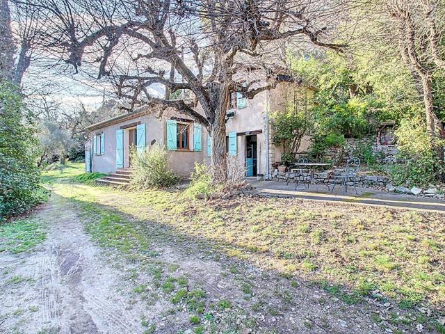 A VENDRE EN EXCLUSIVITE MAISON T4 A VENDRE CALLAS avec PISCINE