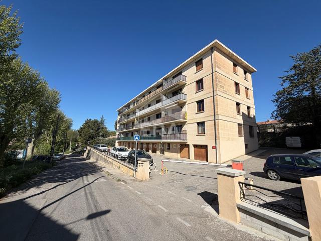 A VENDRE EN EXCLUSIVITE PERTUIS APPARTEMENT 4 PIECES AVEC BALCON, GARAGE, CAVE ET STATIONNEMENT SECURISE