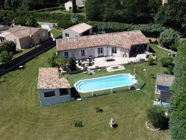 À vendre en exclusivité Somptueuse villa de plain pied à R