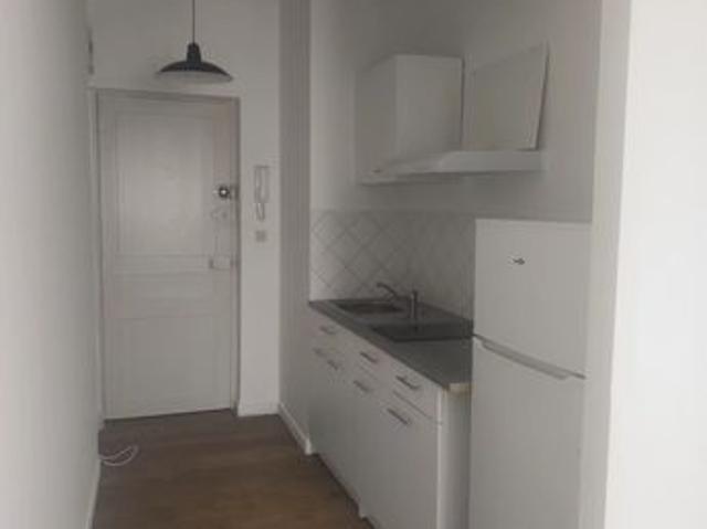 À vendre en exclusivité– Studio sur le port de Sanary sur Mer