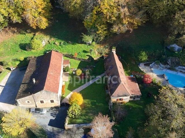 A vendre. Ensemble de 250m² à Tursac 24 avec maison d'habi. 250m² Tursac