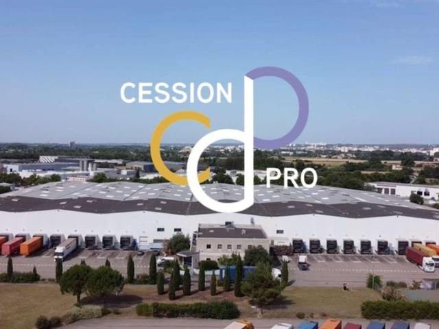 A Vendre Ensemble Immobilier D'activite De 28000 M² Avec Ent. m² Nîmes