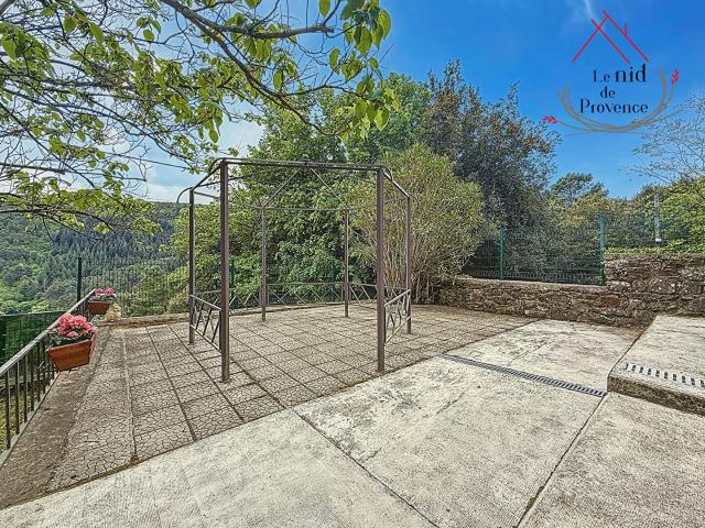 A vendre Ensemble immobilier dans le Parc National des Cévennes