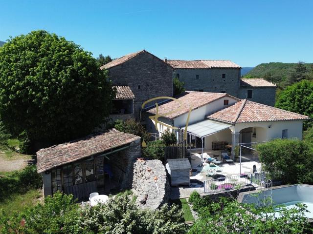 À Vendre Ensemble Immobilier de Caractère Sud Ardèche 146m² Les Vans