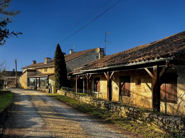 À Vendre – Ensemble Immobilier de Charme en Pierre