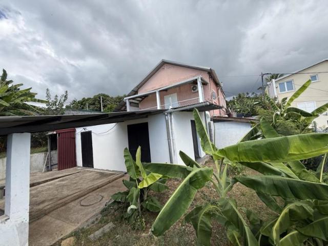 À vendre Ensemble immobilier situé à Saint Denis