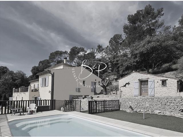 A Vendre Entrecasteaux Maison de charme avec vue époustoufla. 146m² Entrecasteaux