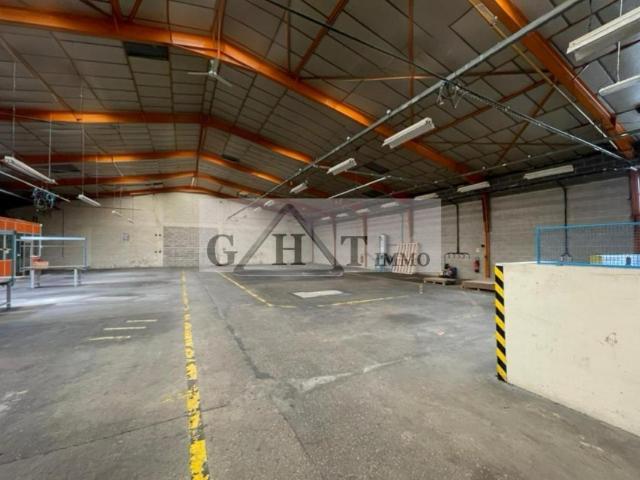 A VENDRE ENTREPOT BUREAU MEAUX