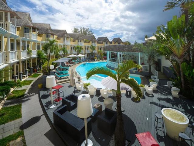 A VENDRE Ermitage Les Bains Appartement T3 meublé et équipé avec terrasse, piscine et proche des plages