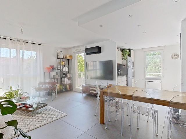 À VENDRE EXCLUSIVITÉ TASSIN 69160 APPARTEMENT T3 DE 71 M2 AVEC TERRASSE