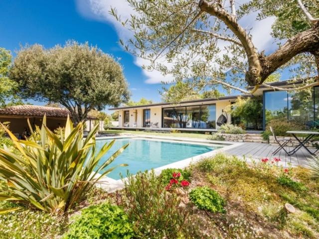 A vendre: Villa contemporaine 2020 piscine grand garage vue Luberon
