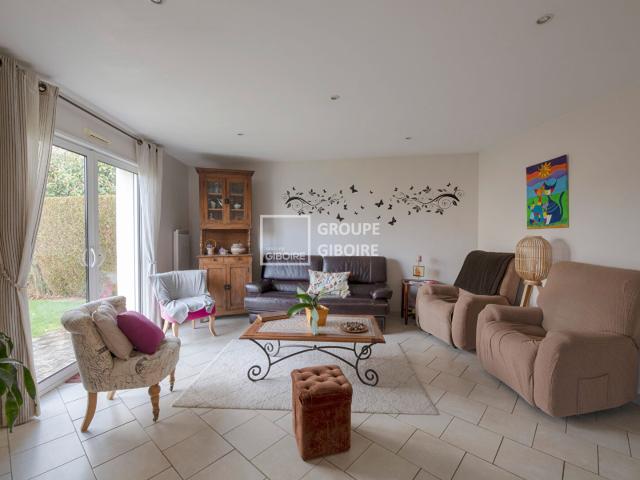 A VENDRE AGENCE GIBOIRE MAISON 109.35 M2 HABITABLES 125.66 M2 AU SOL BETTON