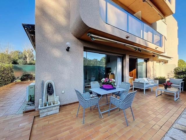 A vendre Exclusivité Antibes 2 pièces front de mer