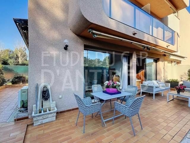 A vendre Exclusivité Antibes 2 pièces front de mer