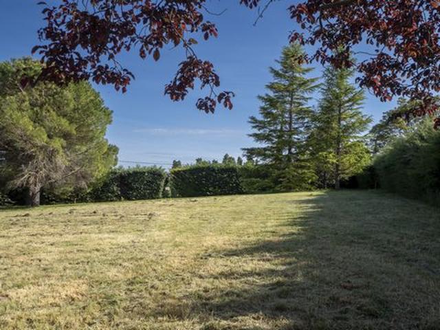 A vendre exclusivité Saint Michel l'Observatoire terrain constructible de 1 745m²