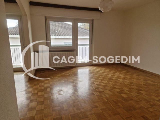 À vendre F3 traversant avec grand balcon, garage et cave Saint Louis