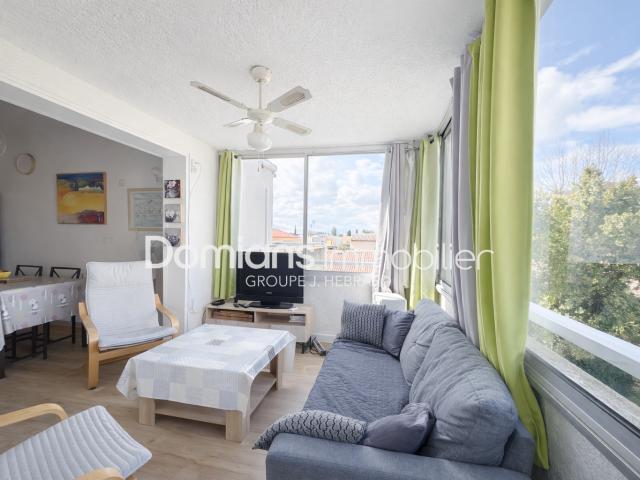 A VENDRE F2 + MEZZANINE 60 m2 UTILES PISCINE 6 COUCHAGES PARKING ARGELÈS SUR MER