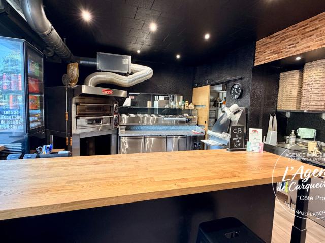 A VENDRE PIZZERIA A EMPORTER ET EN LIVRAISON OUVERTE LE SOIR D'ENVIRON 28 M2 ENTIEREMENT RENOVE EQUIPE AUX NORMES AVEC EXTRACTION A TOULON
