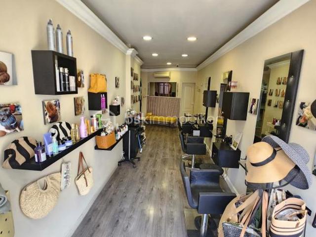 À Vendre: Fond de Commerce Salon de Coiffure au Carré d'Or de Nice