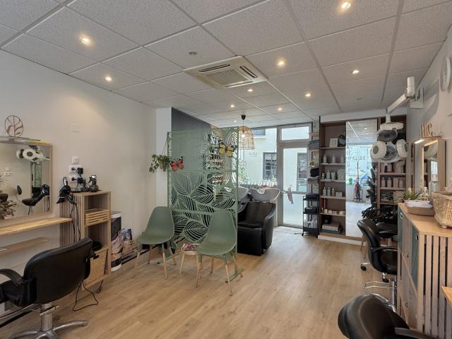 À VENDRE Fonds de commerce de coiffure avec murs commerciaux