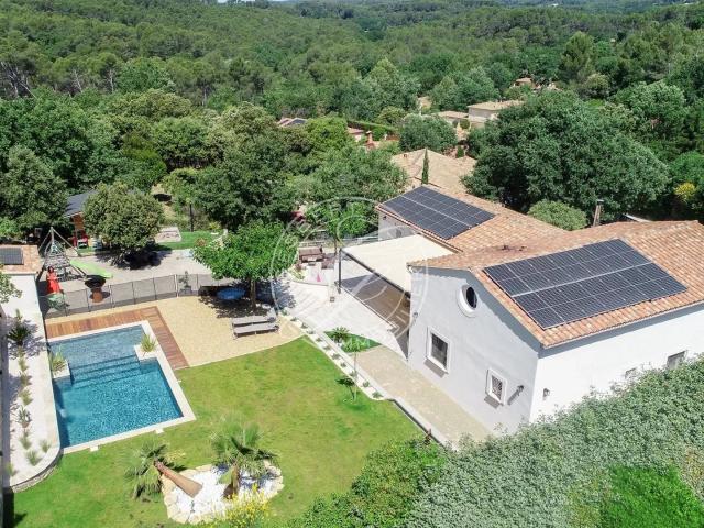A Vendre Flayosc Villa De 225 M2 Avec Piscine À Pieds Au V. 225m² Flayosc