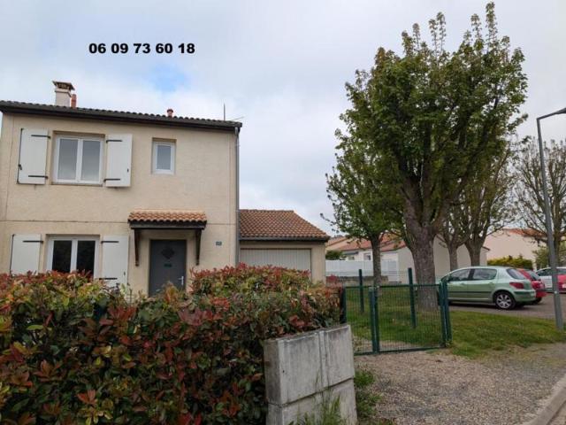 A VENDRE GANNAT MAISON T4 GARAGE ET TERRAIN CLOS BON ETAT PAS DE FRAIS D'AGENCE