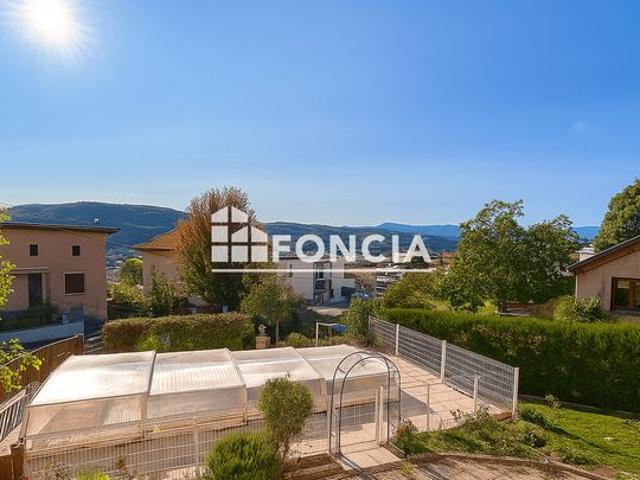 A VENDRE GAP SUD VILLA 2 appartements avec piscine et 3 garages