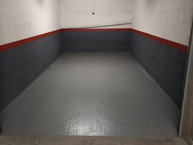 À VENDRE GARAGE À Évian les Bains